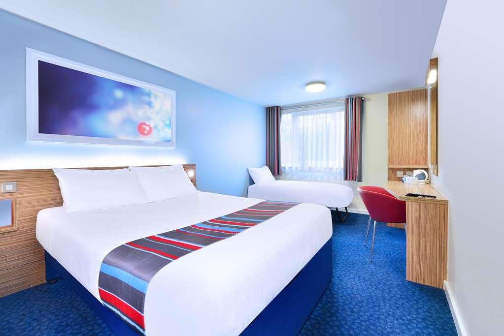Travelodge Bath Waterside Pokój zdjęcie