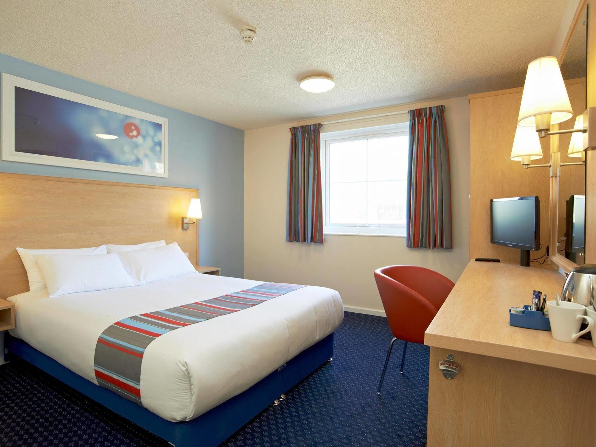 Travelodge Bath Waterside Zewnętrze zdjęcie
