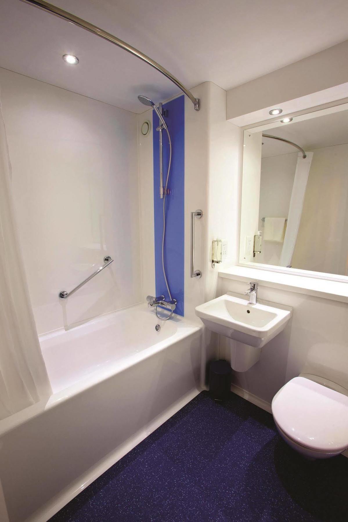 Travelodge Bath Waterside Zewnętrze zdjęcie