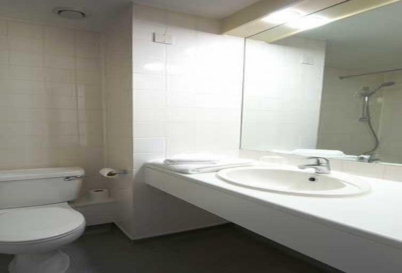 Travelodge Bath Waterside Zewnętrze zdjęcie